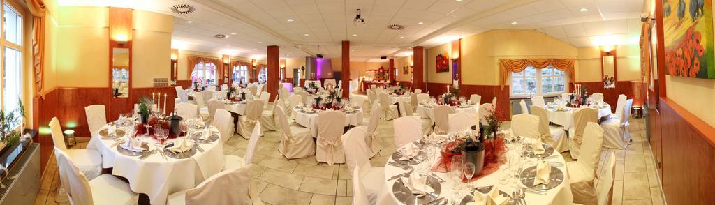 Landhotel Gross Schneer Hof Friedland  Buitenkant foto