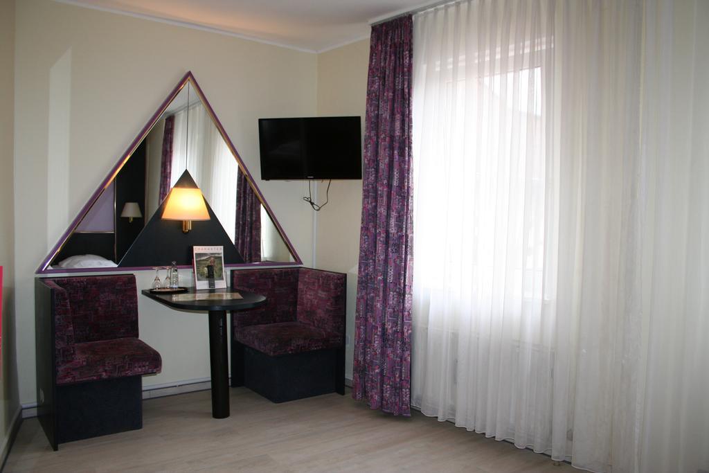 Landhotel Gross Schneer Hof Friedland  Buitenkant foto