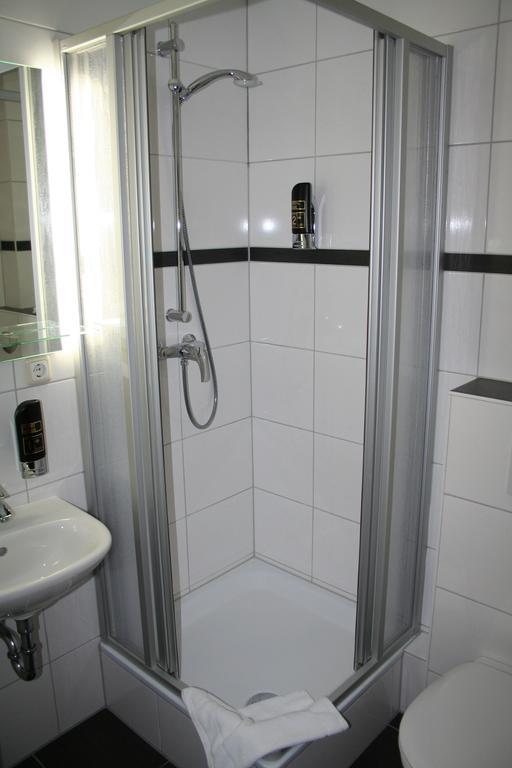 Landhotel Gross Schneer Hof Friedland  Buitenkant foto