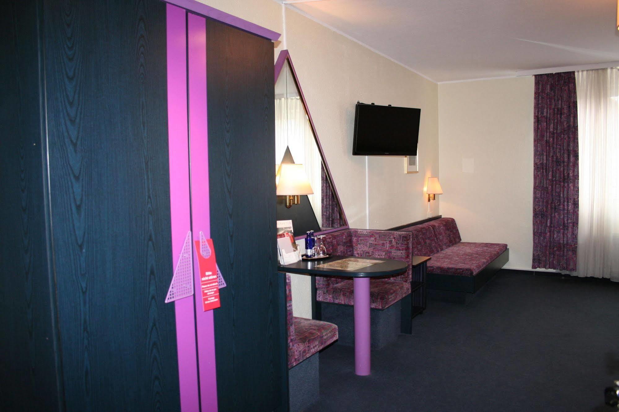 Landhotel Gross Schneer Hof Friedland  Buitenkant foto