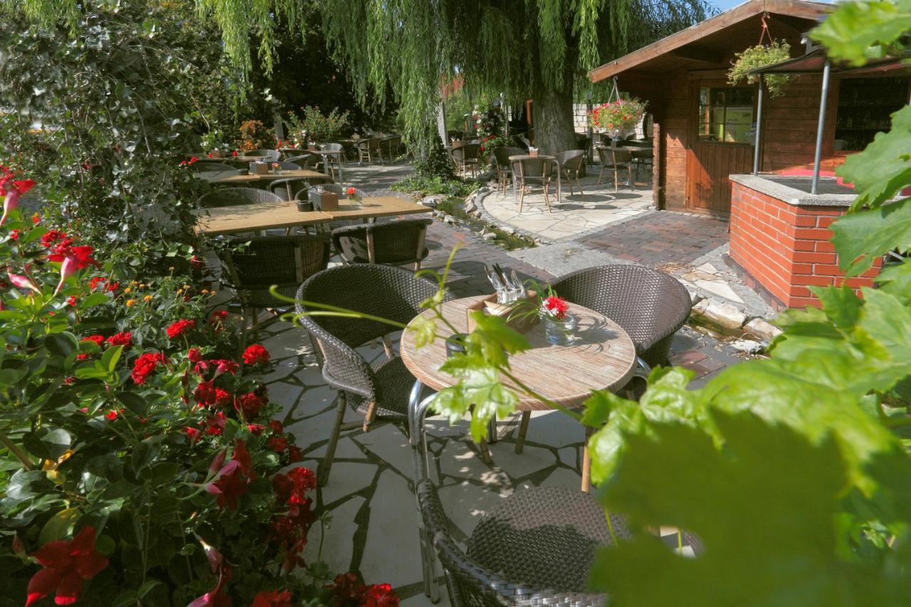 Landhotel Gross Schneer Hof Friedland  Buitenkant foto