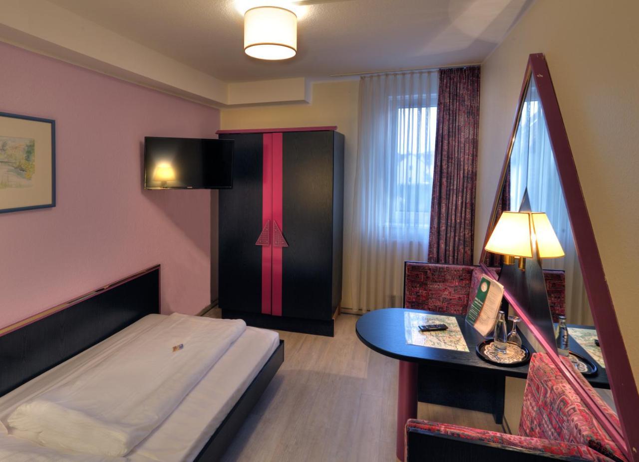 Landhotel Gross Schneer Hof Friedland  Buitenkant foto