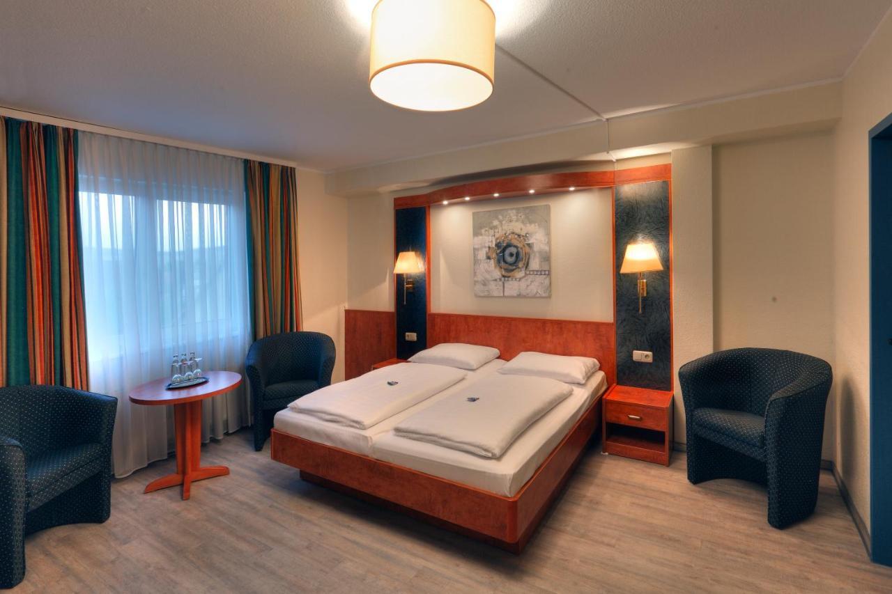 Landhotel Gross Schneer Hof Friedland  Buitenkant foto